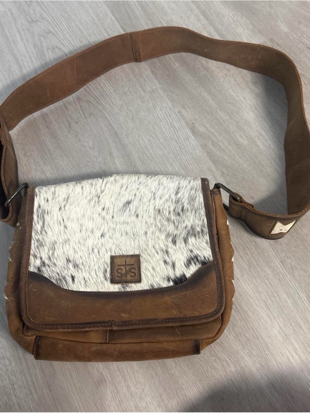 STS Ranchwear Brown Leather Crossbody with White & Gray Hair-on Hide Flap